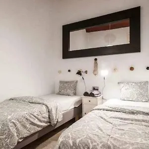10 Min Walk To Giralda And Rooftop Siviglia